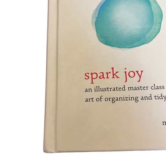 Spark Joy:  An Illustrated Master Class on the Art of Organizing and Tidying Up - Picture 15 of 16